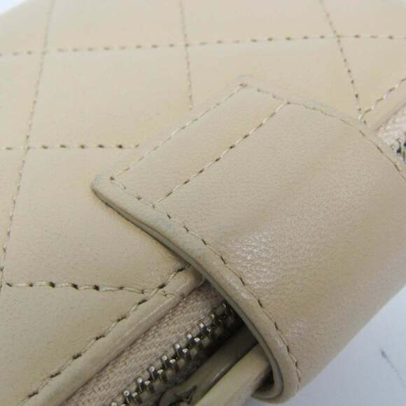 CHANEL Cream Leather Wallet